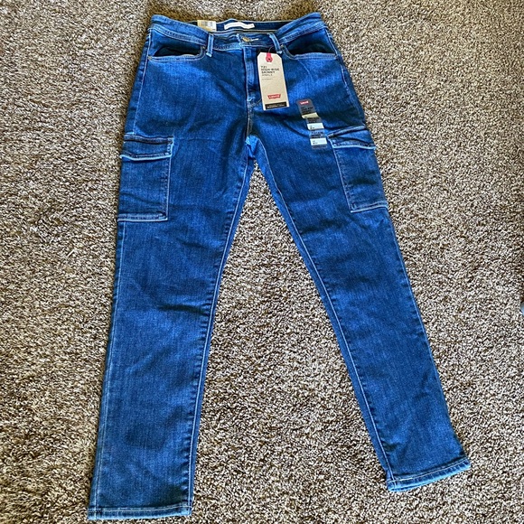 Levi Jeans - Picture 2 of 6